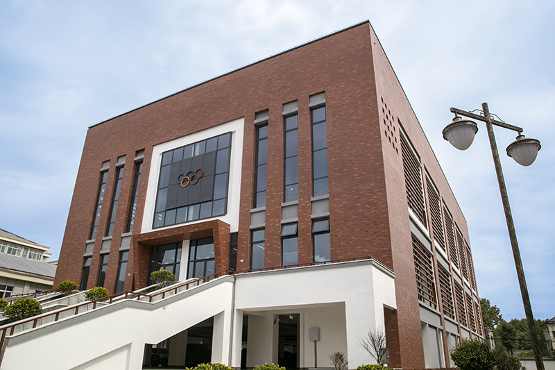 富陽鹿山中學外墻側面展示