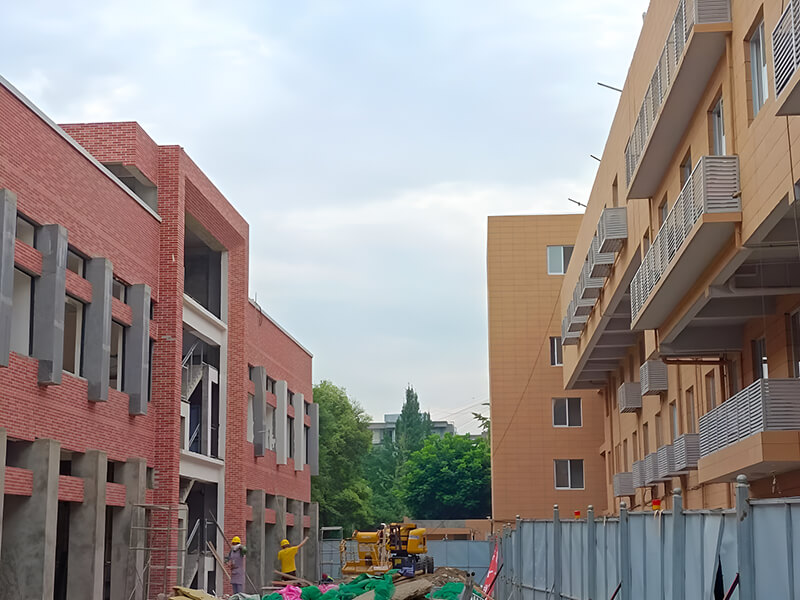 四川大學(xué)望江校區(qū)外墻砂巖及A面劈開磚裝修展示